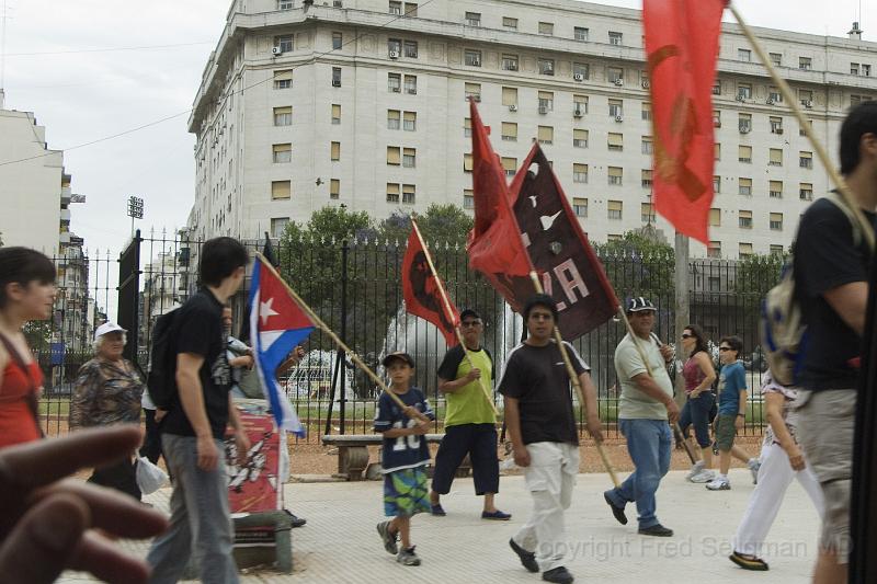 20071201_162743  D2X 4200x2800.jpg - Demonstration by Communists in front of the Palace of the National Congress, Buenos Aires, Argentina (photo from a moving car through window)